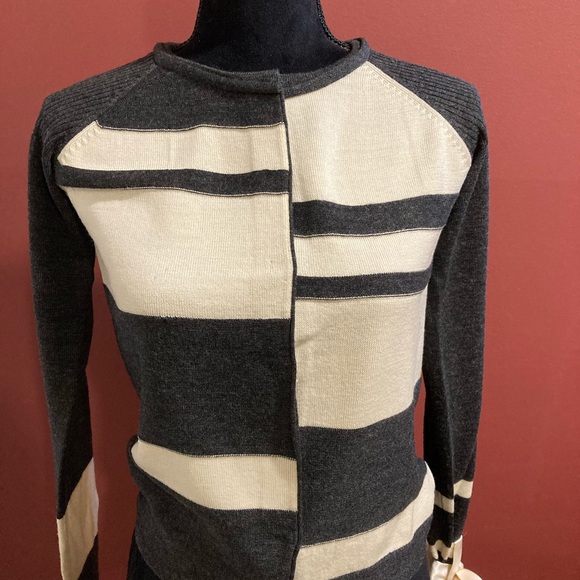Lu Lu Cheung Sweaters - Lu Lu Cheung Wool Sweater size Small